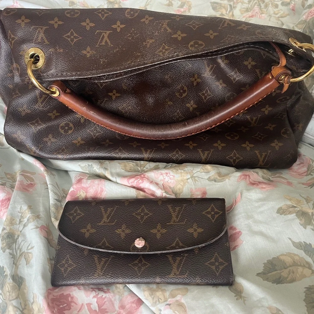 Louis Vuitton Brown Monogram Canvas Shoulder Bag Bag only No wallet